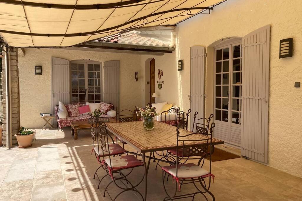 Le Clos Des Pins, Vue Mont Ventoux Roaix Esterno foto