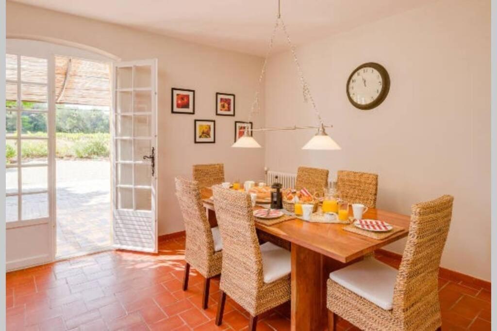 Le Clos Des Pins, Vue Mont Ventoux Roaix Esterno foto